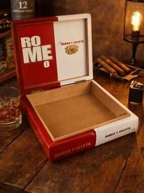 Vintage Romeo y Julieta Cedar Lined Cigar Box | Collectible Wooden Humidor Case